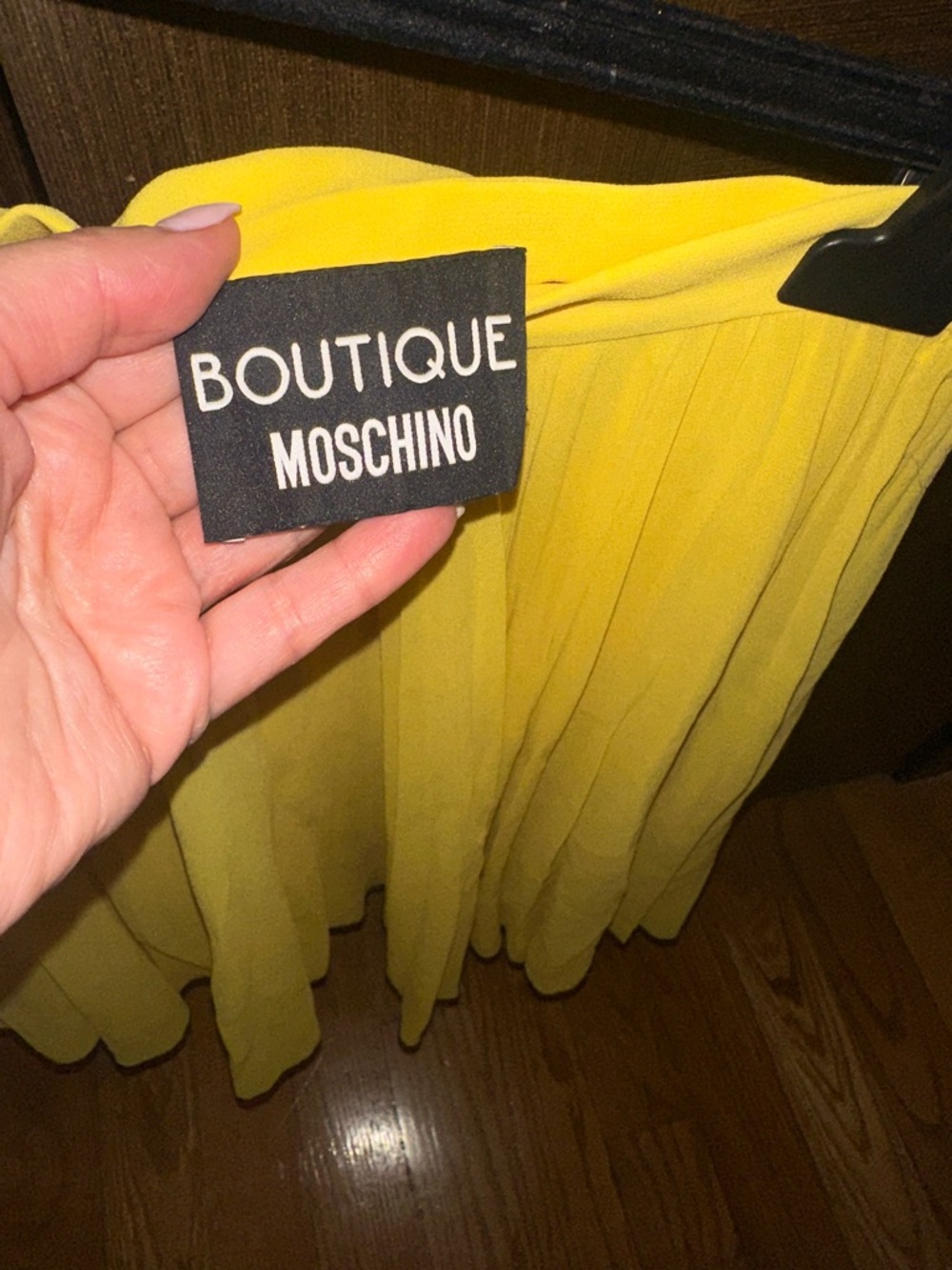 Boutique Moschino Bright Yellow Pleated Skirt size 6